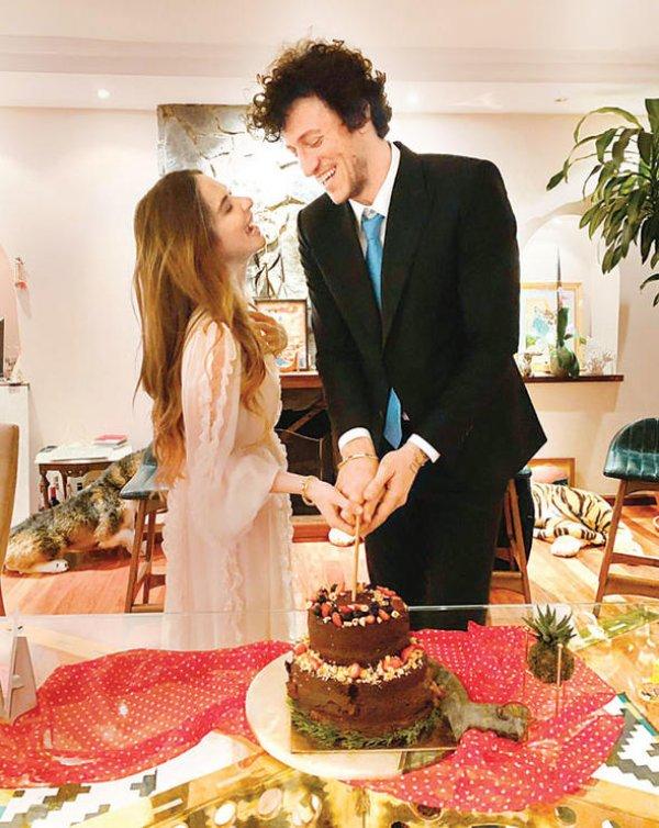 Müge Boz ile Caner Erdeniz nişanlandı