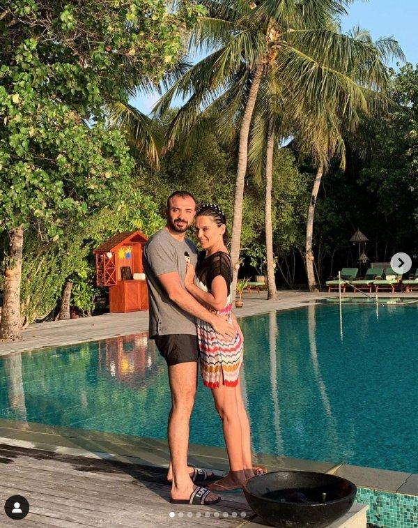 Demet Akalın Maldivler'de