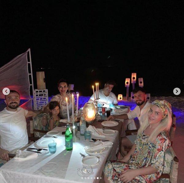 Demet Akalın Maldivler'de