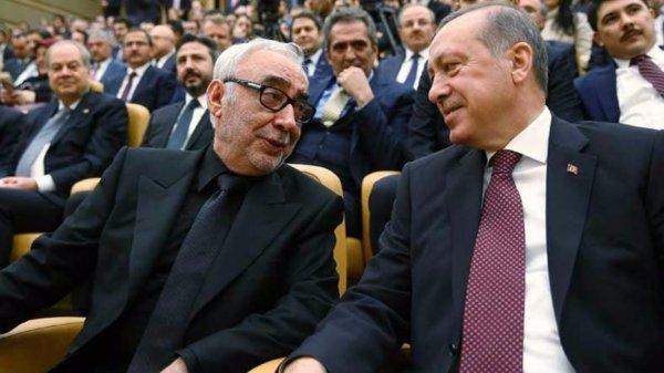 Şener Şen bir kez daha linç ediliyor