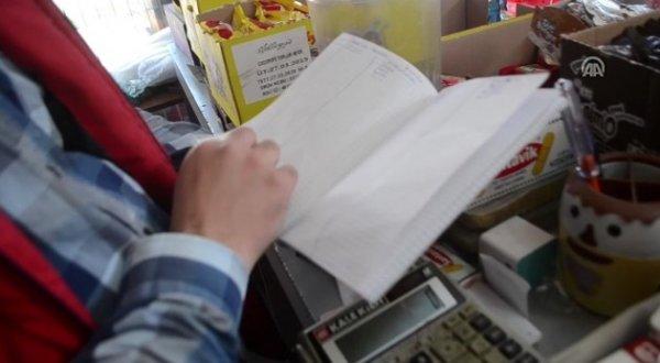 Veresiye defterini satın alarak borcu olanları sevindirdi