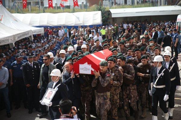 Görev arkadaşları son yolculuğuna uğurladı