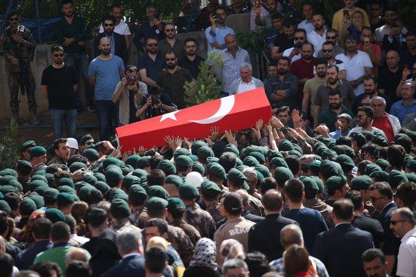 Görev arkadaşları son yolculuğuna uğurladı