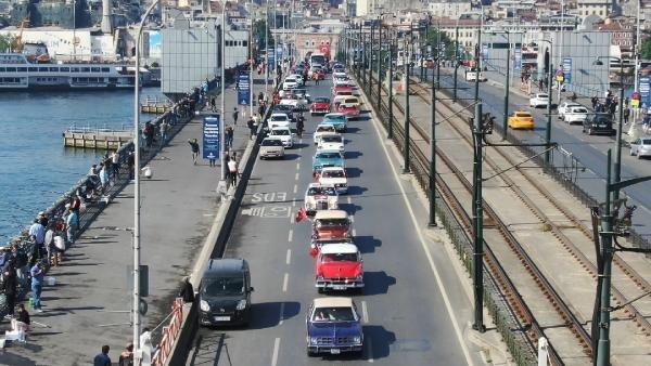 Galata Köprüsü'nde 19 Mayıs coşkusu