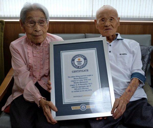 Dünyanın en yaşlı çiftinin erkeği 108 yaşında öldü