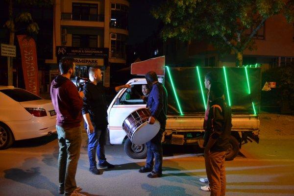 Konya’da sahurda davulcuya bu sefer DJ eşlik etti