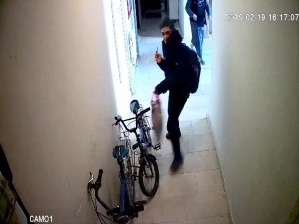 Adıyaman'da komşuya taciz ve saldırı kamerada