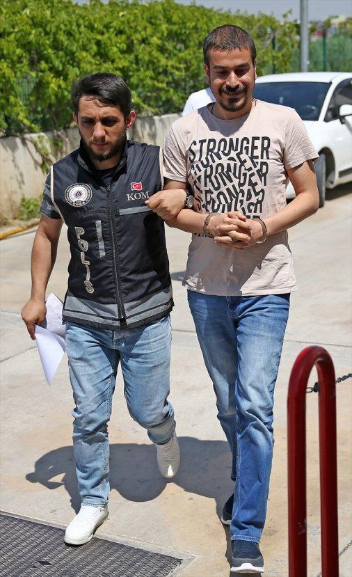 FETÖ'den yakalanan şüpheli gülerek tutuklandı