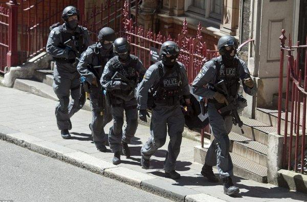 İngiltere terör örgütüne yardım edeni vatan haini sayacak