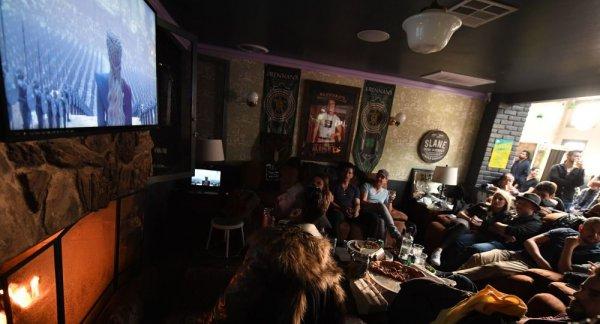 Ejderha annesi Hitler'i izleyerek final sahnesini oynadı