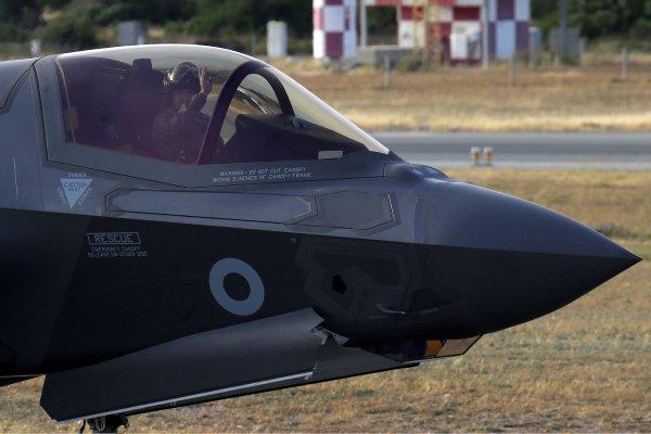 İngiltere'den Güney Kıbrıs'a F-35 yığınağı