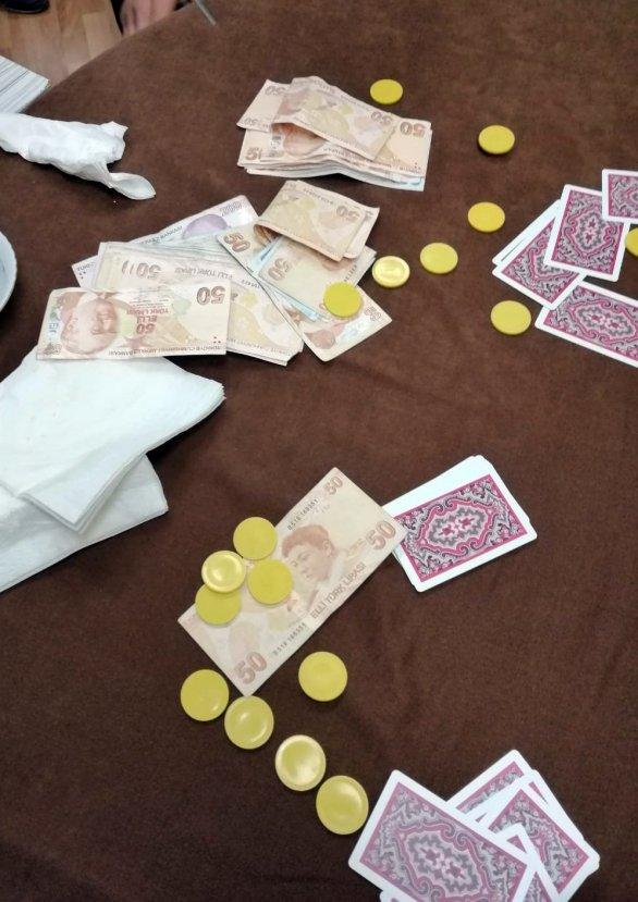 Manisa'da 4 adres kumar baskını