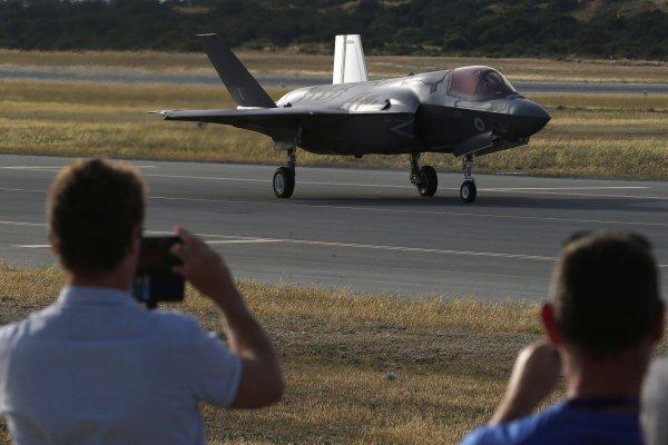 İngiltere'den Güney Kıbrıs'a F-35 yığınağı