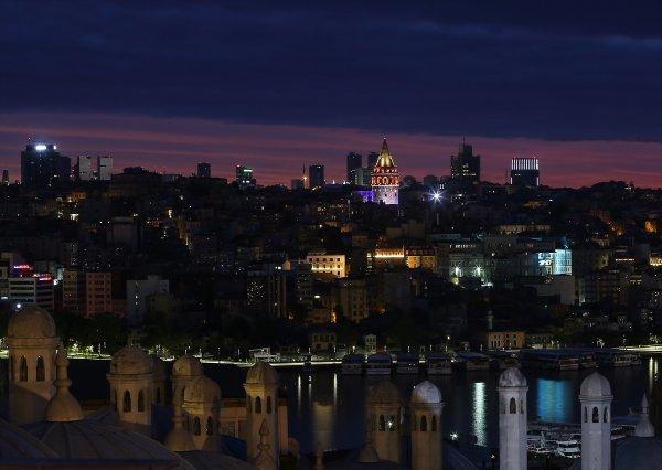 İstanbul'da gün doğumu manzaraları
