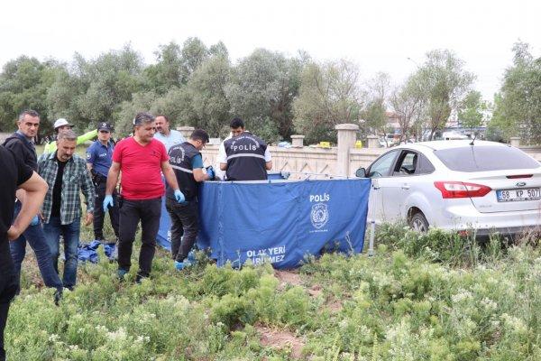 Boynuna ip bağlı genç ölü bulundu