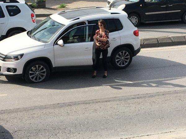 Sakarya'da otomobil otobüse çarpıp karşı şeride geçti