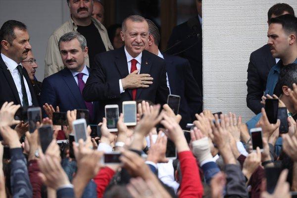 Cumhurbaşkanı Erdoğan: Hırsızlara bu işi bırakmayacağız