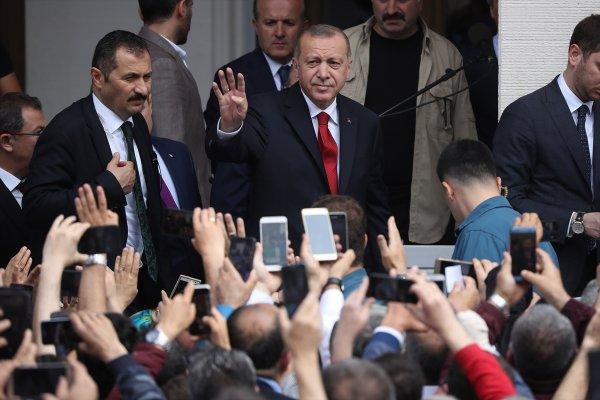 Cumhurbaşkanı Erdoğan: Hırsızlara bu işi bırakmayacağız