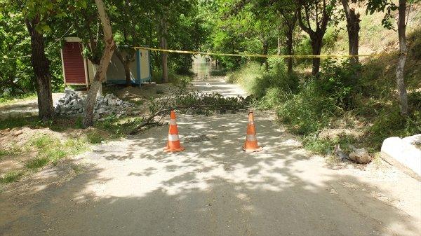 Keban yükseldi, araçlar sular altında kaldı