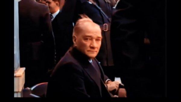 Atatürk'ün yapay zeka ile renklendirilmiş videosu