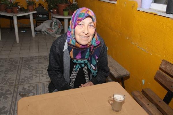 6 yıldır mahalleliyi Sevgi Abla uyandırıyor