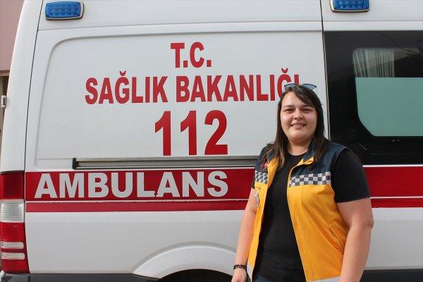 Kadın ambulans şoförünü görenler şaşırıyor