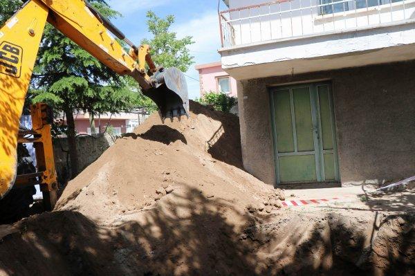 Nevşehir'de rüyasında defin gören kadın bahçesini kazdı