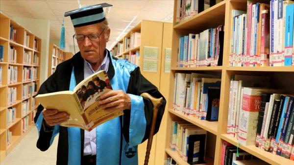 75 yaşında Trakya Üniversitesi Tarih Bölümü'nü bitirdi