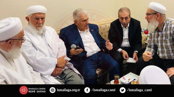 Binali Yıldırım İsmailağa Camiası'nı ziyaret etti