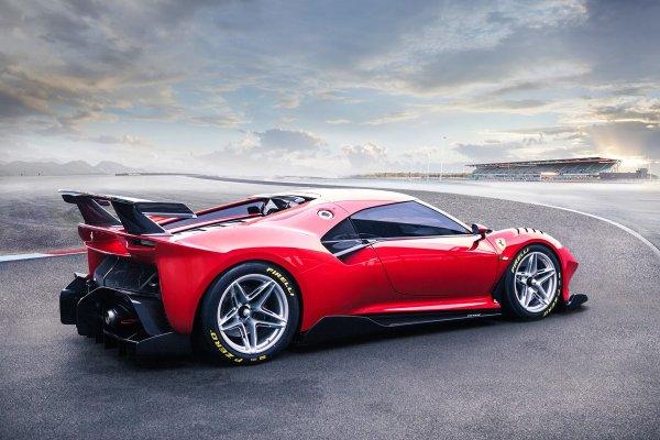 Ferrari yeni aracıyla büyüledi