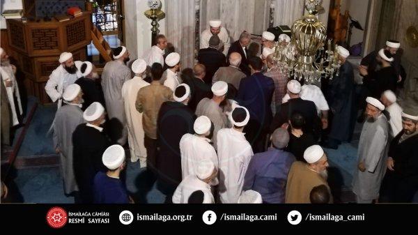 Binali Yıldırım İsmailağa Camiası'nı ziyaret etti