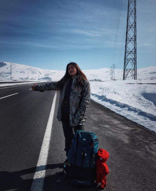 Üniversite öğrencisi otostopla 80 ili gezdi