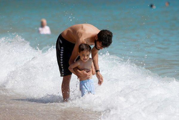 Turistik beldelerde bayram yoğunluğu