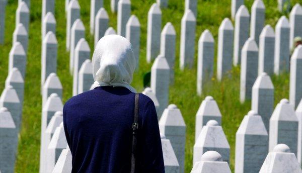 Bosna Hersek şehitlerini andı