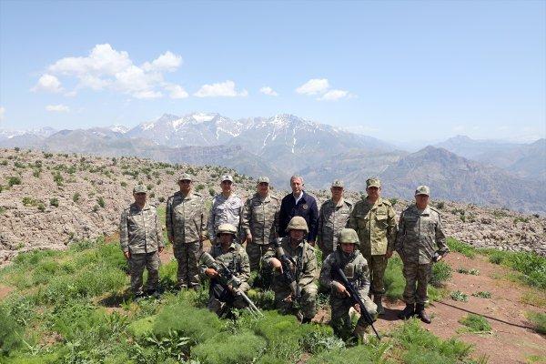 Hulusi Akar: Teröristlerin mağaralarına gireceğiz