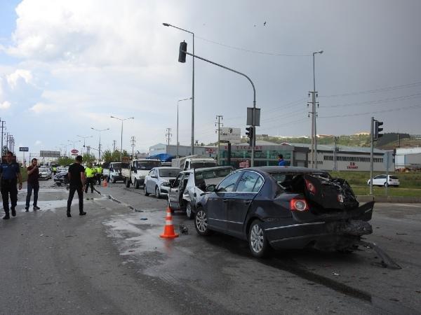 Çorum'da kırmızı ışıkta trafik kazası