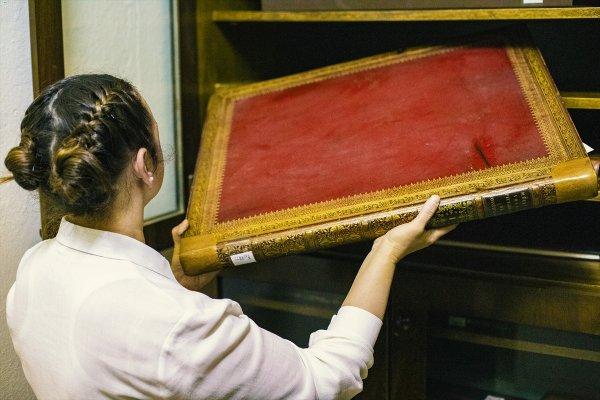 Aptullah Kuran Kütüphanesi’ndeki saklı tarih