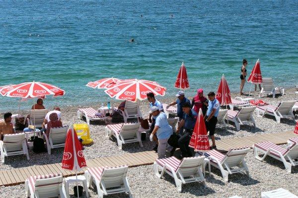 Karavanda yaşayan adam plajda ölü bulundu