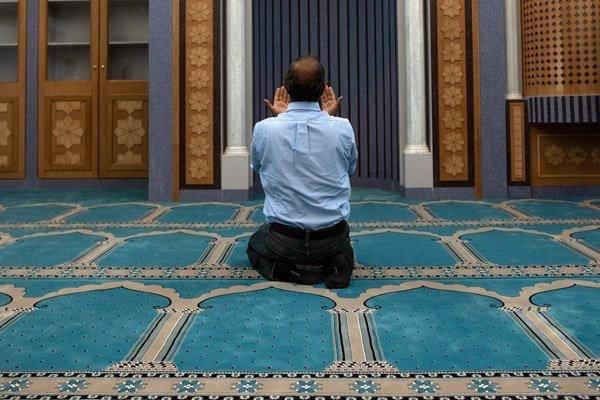 Atina'nın ilk camisinin kapıları açıldı