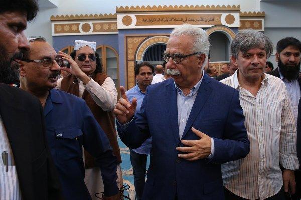 Atina'nın ilk camisinin kapıları açıldı