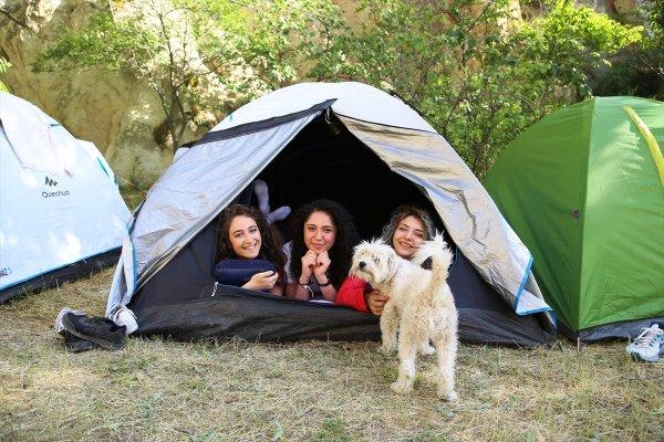 Kapadokya'da renkli çadır festivali