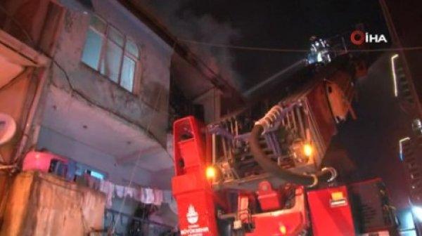 Çocukların kavgasına aileler karıştı: Bir evi yaktılar