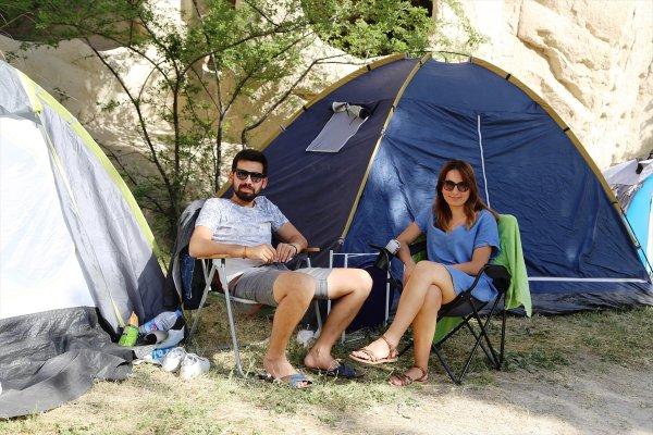 Kapadokya'da renkli çadır festivali