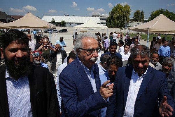 Atina'nın ilk camisinin kapıları açıldı