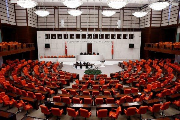 Bakanlar, vekiller için Meclis'te nöbet tutacak