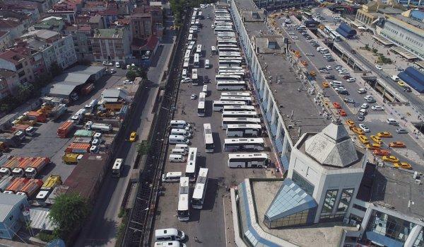 Memleketlerine giden tatilciler dönüyor