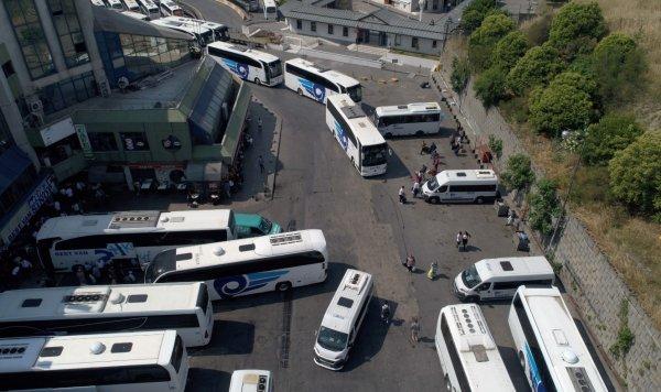 Memleketlerine giden tatilciler dönüyor