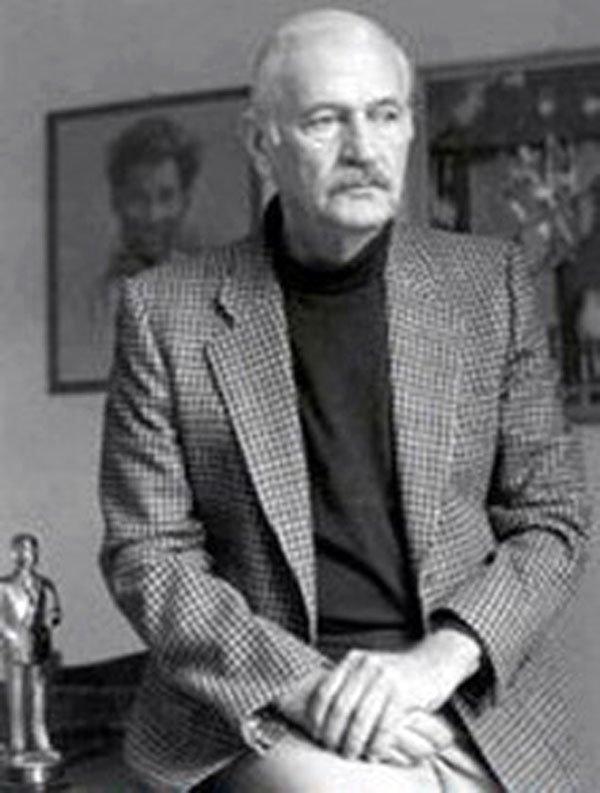 Edebi yönü ve şiirleriyle Oktay Rifat