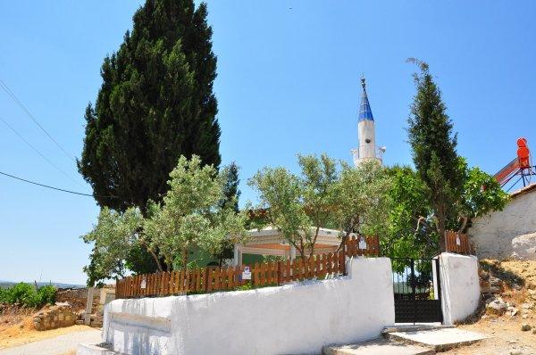 Manisa'da 67 yıl sonra kıblesi değiştirilen cami