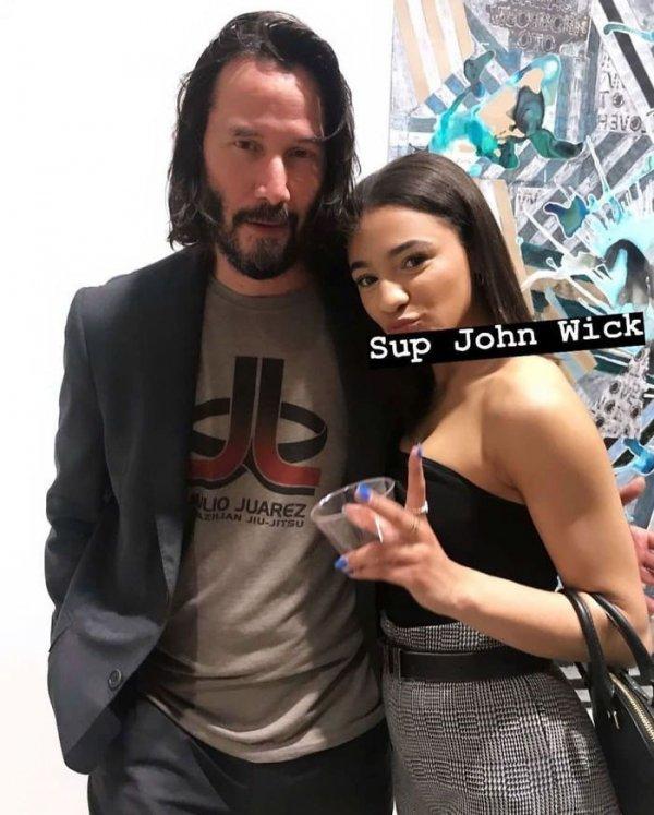 Keanu Reeves hayranlarına temas etmiyor